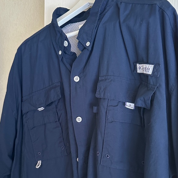 Columbia Men's Dark Blue Casual Shirt - Picture 7 of 7